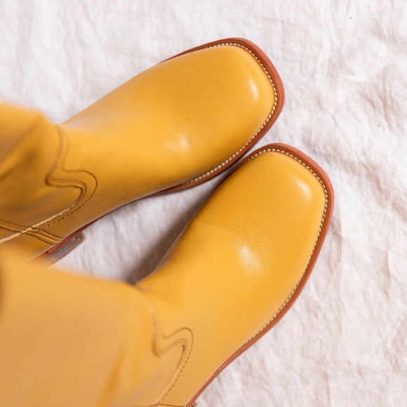 Banana Yellow/Tan Campus Style Boots Size 6.5 NWOB - Vegan Leather Knee-high ๐ข - Picture 2 of 13